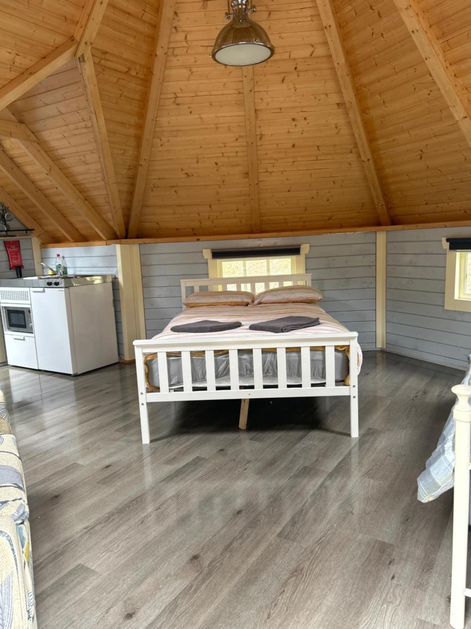 1Lochness Glam Lodges Inverness Exteriér fotografie